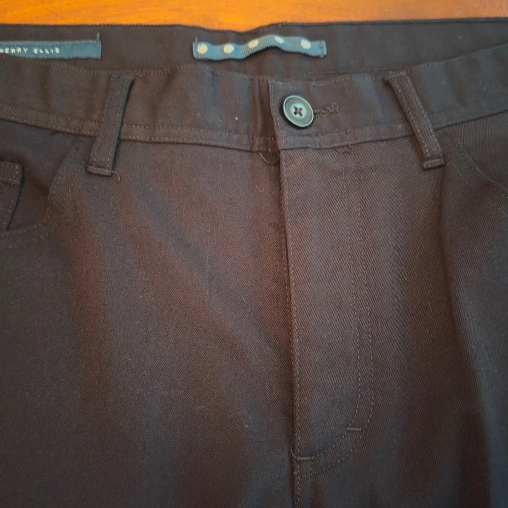 Perry Ellis TWO pairs of 5-pocket pants - Picture 5 of 14